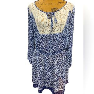 Women’s blue & white floral long sleeve DeliA* Dress